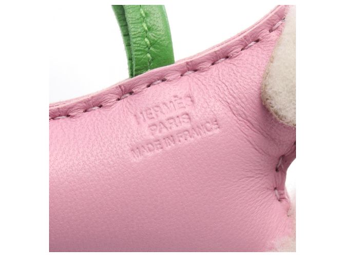 Ciondolo per borsa Hermès Buddy Charm Pelle di Agnello Rosa Verde Crema Crudo - vista 3