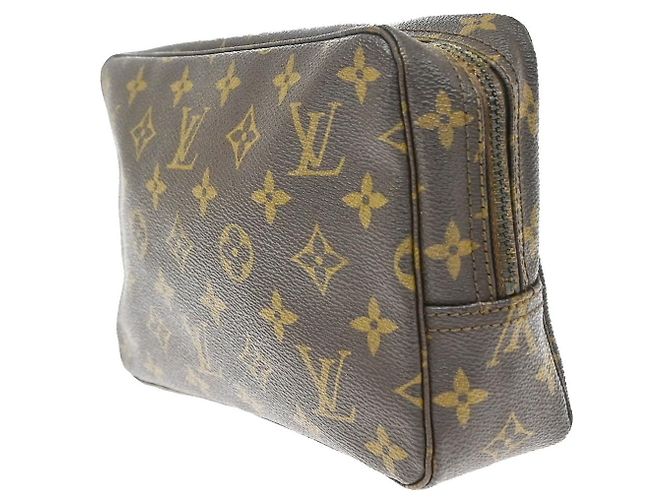 Louis Vuitton Trousse Toiletry Monogram Canvas 23 Marron - vue 3