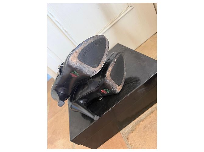 Free Lance Botas de tacón alto de cuero negro con hebillas - vista 5