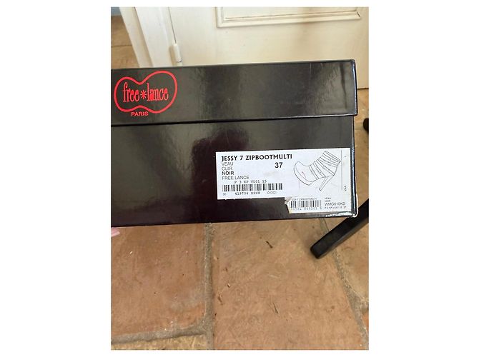 Free Lance Botas de tacón alto de cuero negro con hebillas - vista 6
