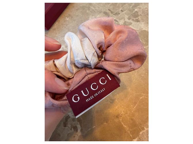Gucci GG Marmont Scrunchie in seta Rosa Bianco - vista 2