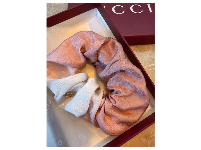 Gucci GG Marmont Scrunchie in seta Rosa Bianco - vista 4