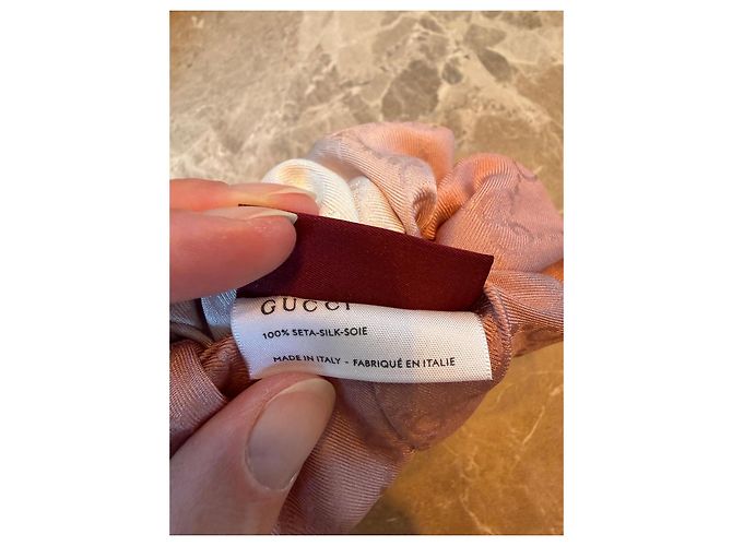 Gucci GG Marmont Scrunchie in seta Rosa Bianco - vista 6