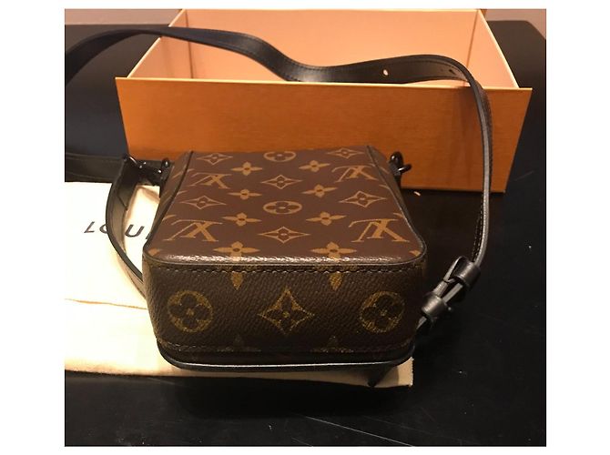 Borsa Louis Vuitton Monogram Pochette Voyage MM - vista 3
