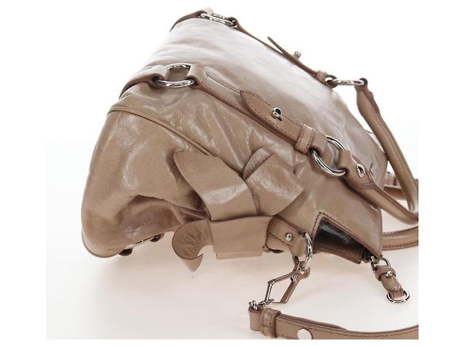 Miu Miu Bow Satchel em Couro Cervo Mini Bege - vista 4