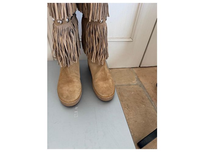Gianmarco Lorenzi Botas altas de ante beige con flecos y tachuelas - vista 3