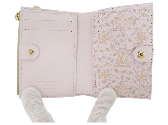 Louis Vuitton Portefeuille Lisa Monogram Empreinte Bi-Fold Wallet Beige - Ansicht 5