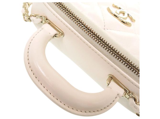 Borsa a tracolla Chanel Vanity Case Matelassé con catena Bianco - vista 6