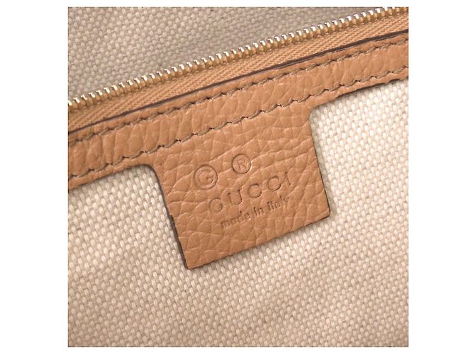Borsa a Tracolla Gucci Soho Interlocking G in Pelle Beige con Catena - vista 8