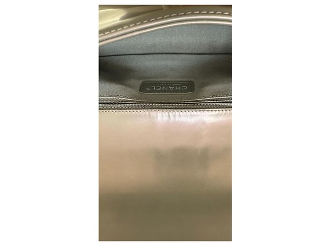 CHANEL Boy Medium - Pelle grigio perla iridescente - vista 4