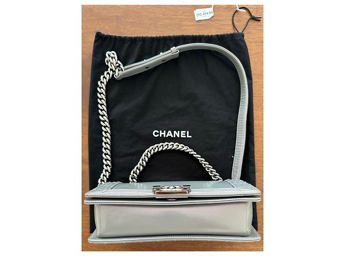 CHANEL Boy Medium - Pelle grigio perla iridescente - vista 6