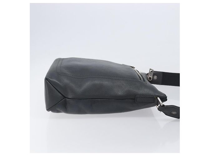 Louis Vuitton Shawnee Pochette Utah Leather Marrone - vista 3