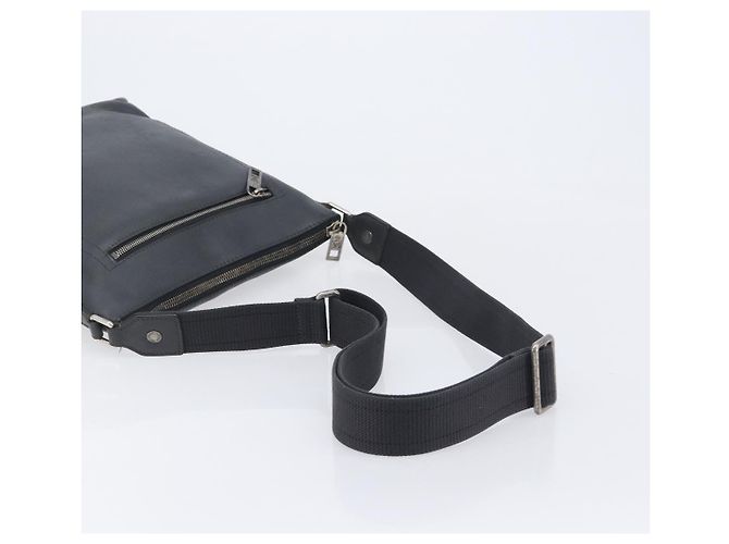 Louis Vuitton Shawnee Pochette Utah Leather Marrone - vista 7