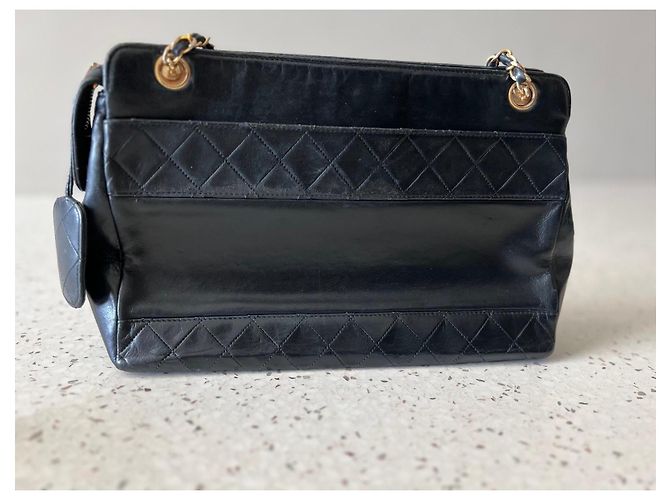 Mademoiselle Borsa a tracolla Chanel in pelle matelassé nera Nero - vista 13