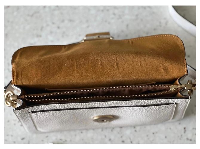 Borsa a tracolla Coach Tabby in pelle martellata bianca Bianco - vista 6