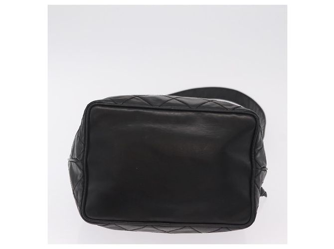 Borsa a tracolla CHANEL Matelasse in pelle verniciata nera e oro CC Auth bs37475 - vista 11