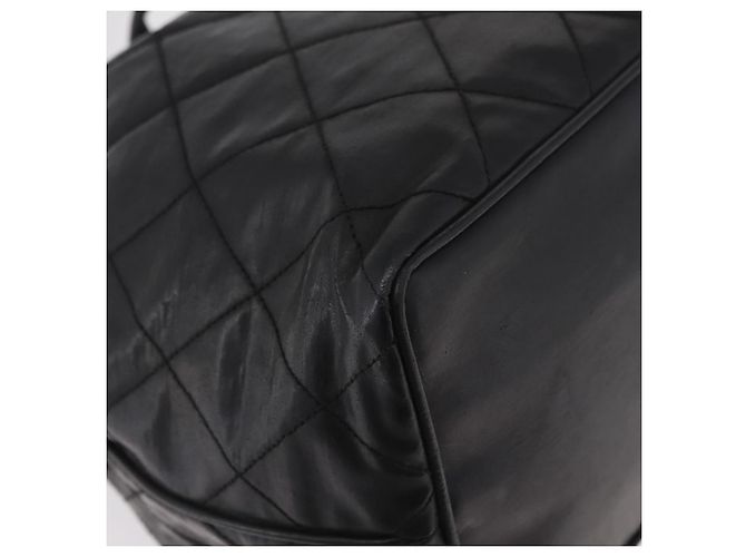 Borsa a tracolla CHANEL Matelasse in pelle verniciata nera e oro CC Auth bs37475 - vista 12
