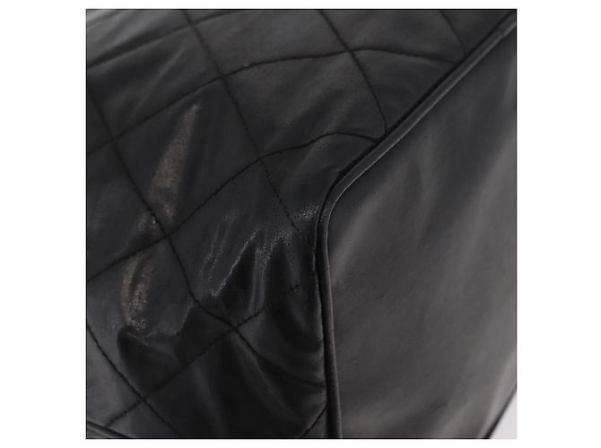 Borsa a tracolla CHANEL Matelasse in pelle verniciata nera e oro CC Auth bs37475 - vista 14