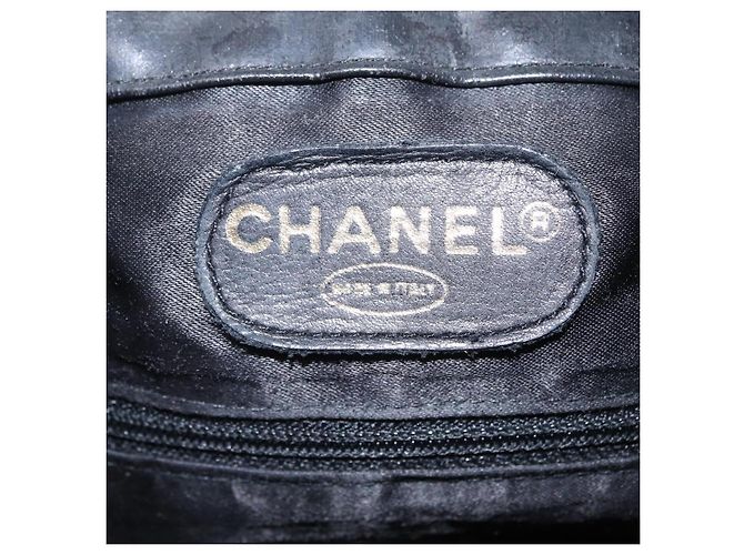 Borsa a tracolla CHANEL Matelasse in pelle verniciata nera e oro CC Auth bs37475 - vista 17