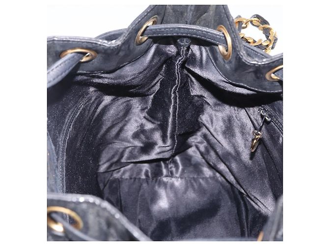Borsa a tracolla CHANEL Matelasse in pelle verniciata nera e oro CC Auth bs37475 - vista 19