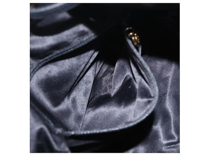 Borsa a tracolla CHANEL Matelasse in pelle verniciata nera e oro CC Auth bs37475 - vista 24