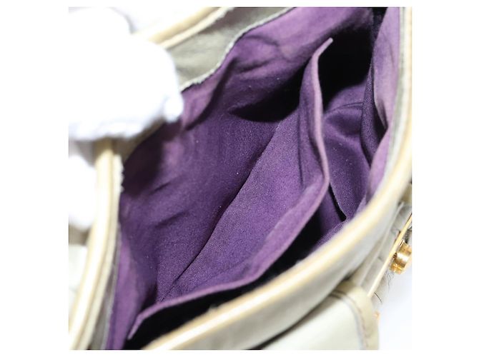 Bolsa Miu Miu Matelassé em Couro 2way Bege Tom Dourado Auth 208870A - vista 23