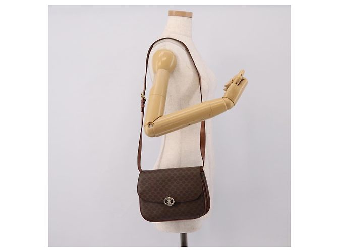 Céline Borsa a tracolla CELINE Macadam Canvas PVC Leather Brown Gold Auth bs37670 Marrone D'oro - vista 23