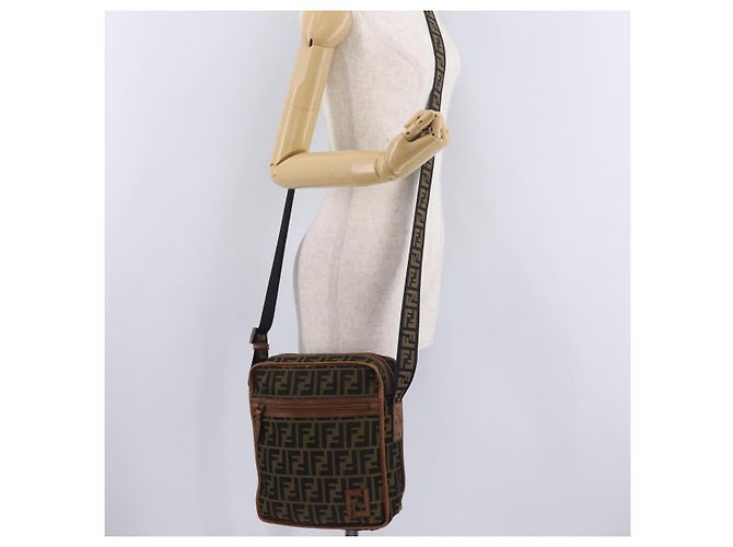Bolso de hombro FENDI Zucca Canvas Negro Marrón 7VA152 Auth BA15976A Castaño - vista 27