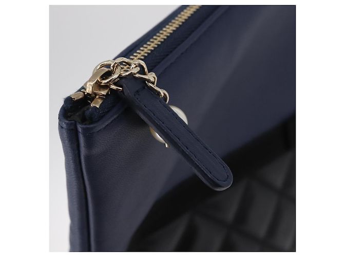 Borsa a pochette CHANEL Matelasse in pelle d'agnello nera e oro CC Auth bs37664 Nero D'oro - vista 14