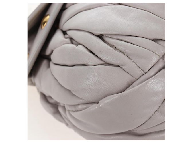 Borsa a mano Miu Miu Matelassé in pelle 2way Grigio Oro Auth 167690M Marrone D'oro - vista 15