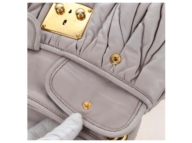 Borsa a mano Miu Miu Matelassé in pelle 2way Grigio Oro Auth 167690M Marrone D'oro - vista 24