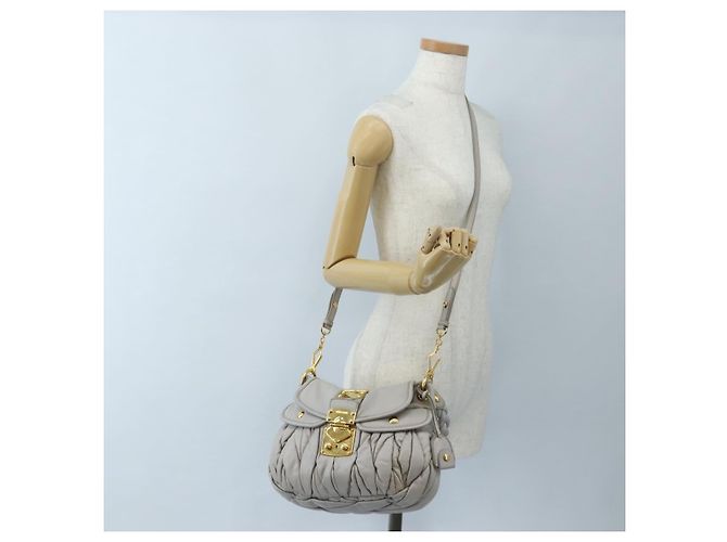 Borsa a mano Miu Miu Matelassé in pelle 2way Grigio Oro Auth 167690M Marrone D'oro - vista 35