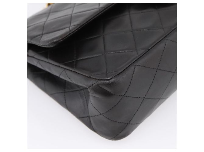 Borsa a tracolla CHANEL Chain Matelasse 25 in pelle d'agnello nera e oro CC Auth 209270V Nero D'oro - vista 12