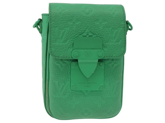 LOUIS VUITTON Lock Vertical Wearable Wallet Bag M81525 LV Auth 207033A - vista 13
