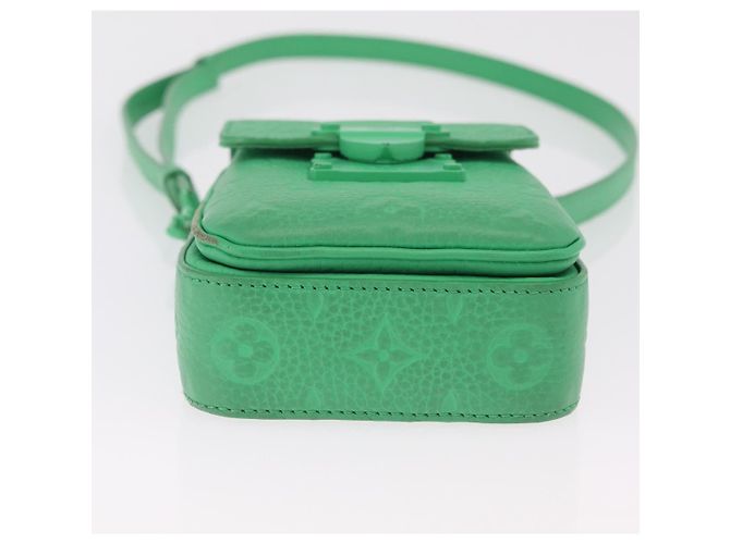 LOUIS VUITTON Lock Vertical Wearable Wallet Bag M81525 LV Auth 207033A - vista 6