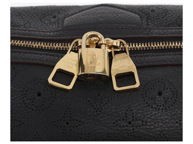 LOUIS VUITTON Borsa a tracolla Mahina Galatea PM Pelle Nera M93814 Auth am12810V Nero - vista 16