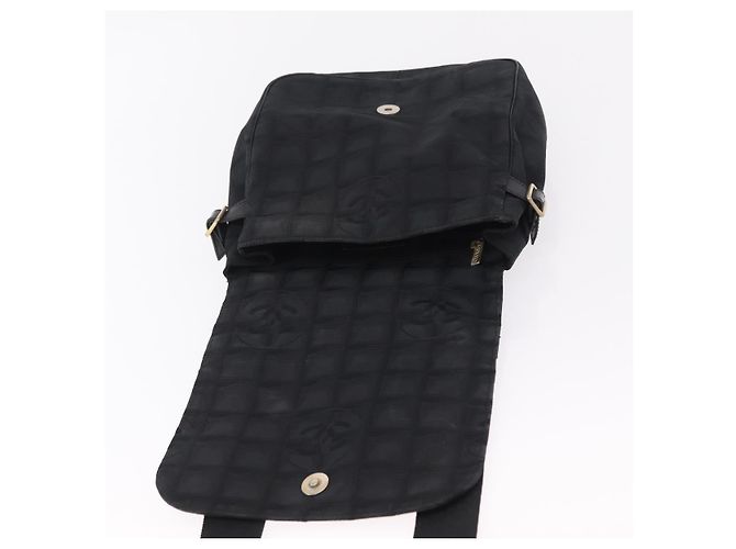 Borsa a tracolla CHANEL New Travel Line in tela nera e oro CC Auth 208770A Nero D'oro - vista 18