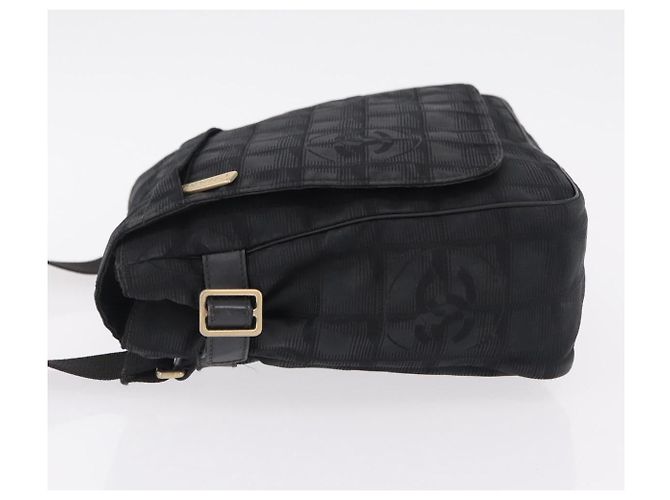 Borsa a tracolla CHANEL New Travel Line in tela nera e oro CC Auth 208770A Nero D'oro - vista 5