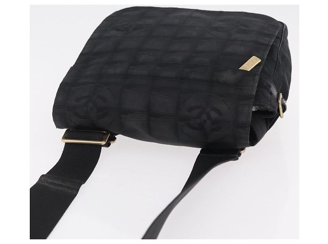 Borsa a tracolla CHANEL New Travel Line in tela nera e oro CC Auth 208770A Nero D'oro - vista 6