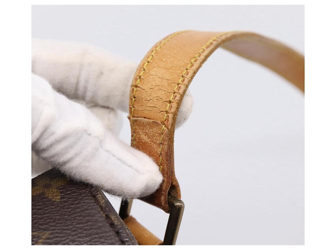 LOUIS VUITTON Monogram Saint Cloud GM Shoulder Bag M51242 LV Auth ep16400 Monogramma - vista 16