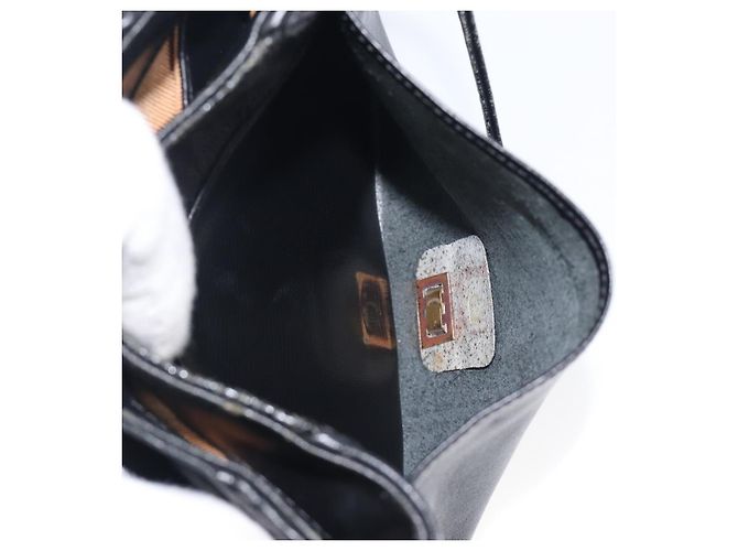 Borsa a tracolla GIVENCHY in pelle nera e oro Auth 208740 Nero D'oro - vista 26