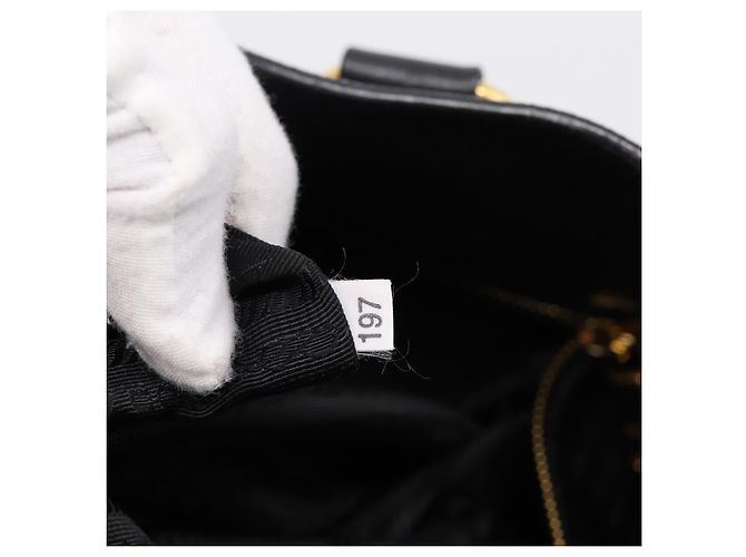 Borsa Tote PRADA in pelle 2way Nero Oro Auth yk21027V D'oro - vista 28