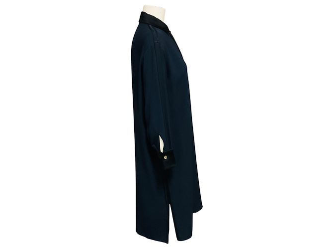 Abito camicia midi Versace blu navy / nero a maniche lunghe con bottoni anteriori e bottone Medusa - vista 2
