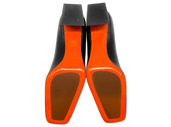 Santoni Pumps aus schwarzem Leder mit Hasmig-Schnalle - Ansicht 8