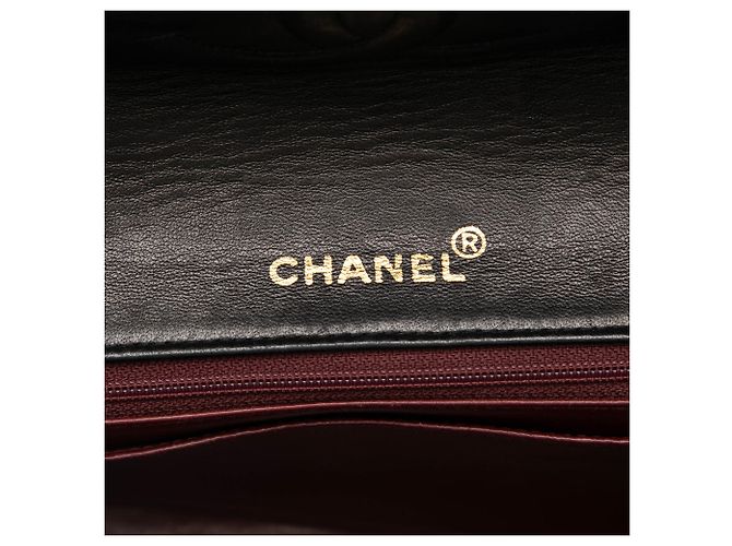 Borsa a tracolla Chanel Medium Vertical Quilted in pelle d'agnello nera con patta singola Nero - vista 5