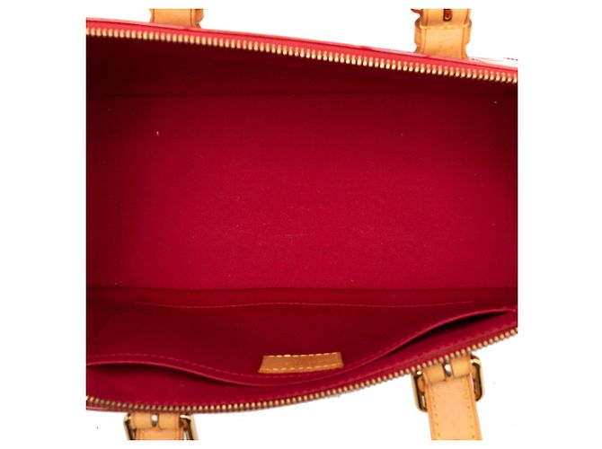 Borsa a tracolla Louis Vuitton Monogram Vernis Rosewood Avenue rossa - vista 4