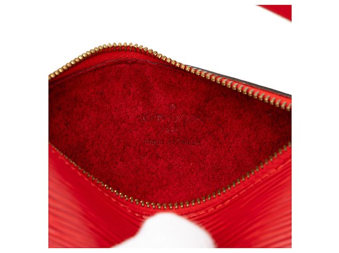 Borsa a mano Louis Vuitton Epi Pochette Papillon rossa - vista 5
