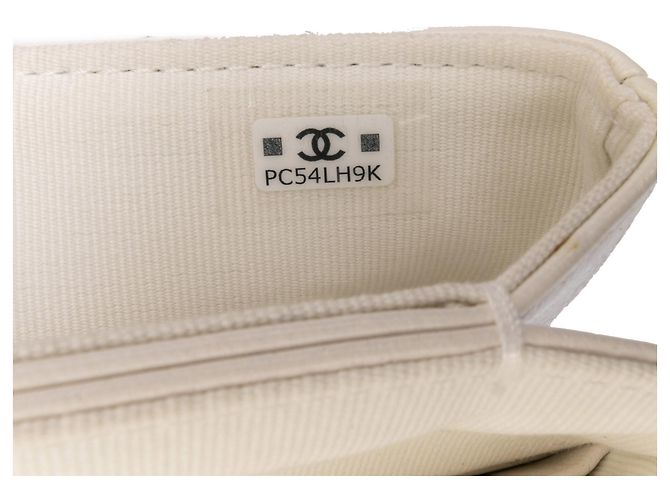 Borsa a tracolla Chanel Flap in pelle d'agnello lucida matelassé bianca con catena Bianco - vista 6