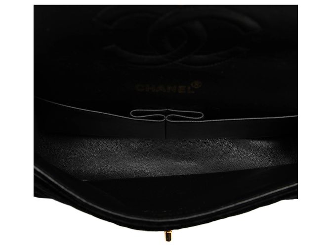 Borsa a tracolla Chanel Medium Classic Double Flap in velluto nero - vista 4