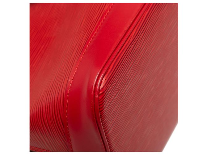 Bolso de mano Louis Vuitton Epi Alma PM rojo Roja - vista 7